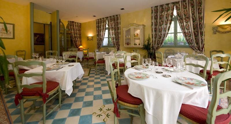 Hotel And Restaurant L Arena Fréjus Eksteriør bilde